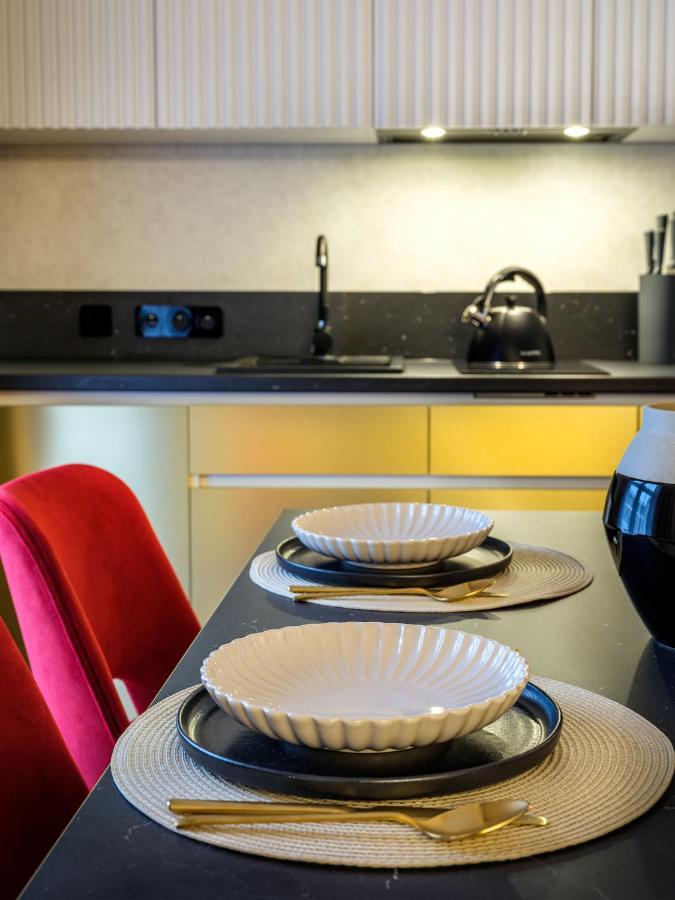 Golden Queen Deluxe Jacuzzi Apartments - Old Town Красков Екстериор снимка