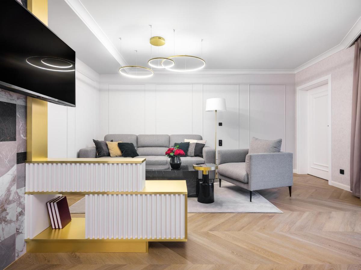 Golden Queen Deluxe Jacuzzi Apartments - Old Town Красков Екстериор снимка
