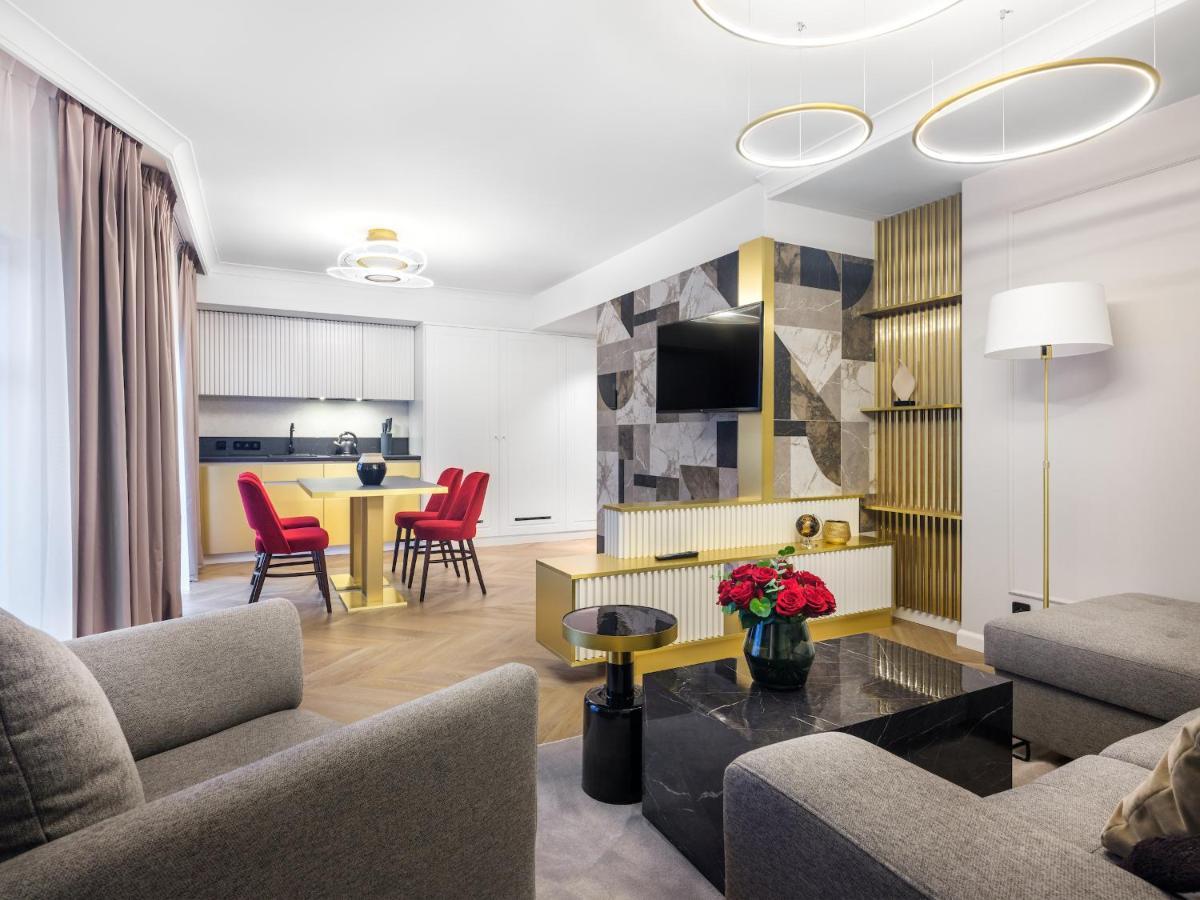 Golden Queen Deluxe Jacuzzi Apartments - Old Town Красков Екстериор снимка