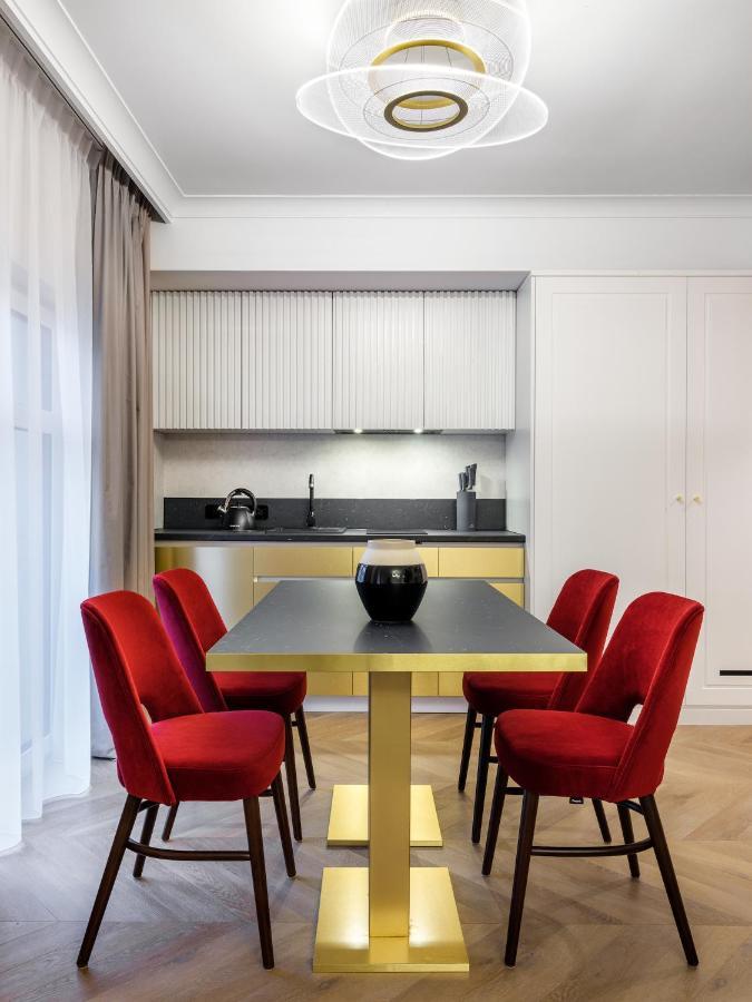 Golden Queen Deluxe Jacuzzi Apartments - Old Town Красков Екстериор снимка