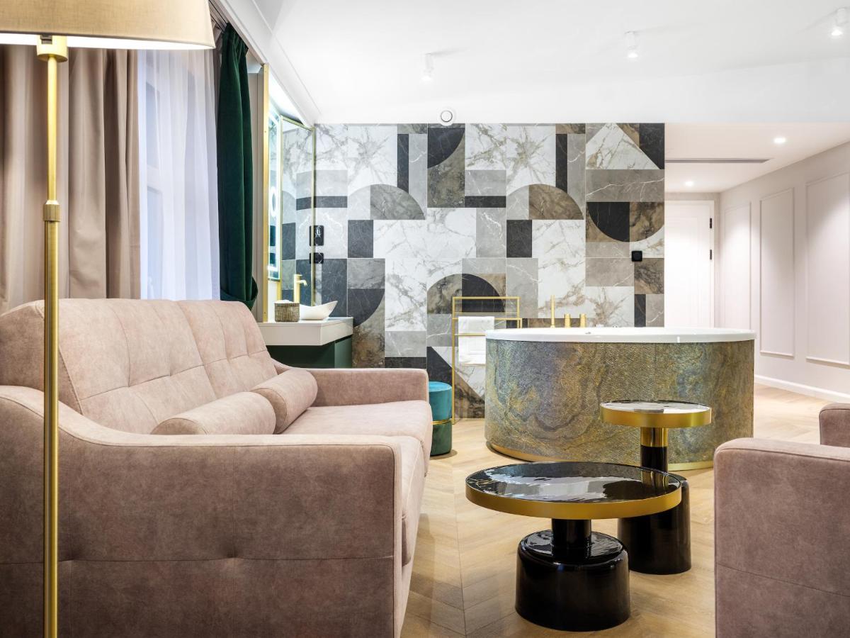 Golden Queen Deluxe Jacuzzi Apartments - Old Town Красков Екстериор снимка