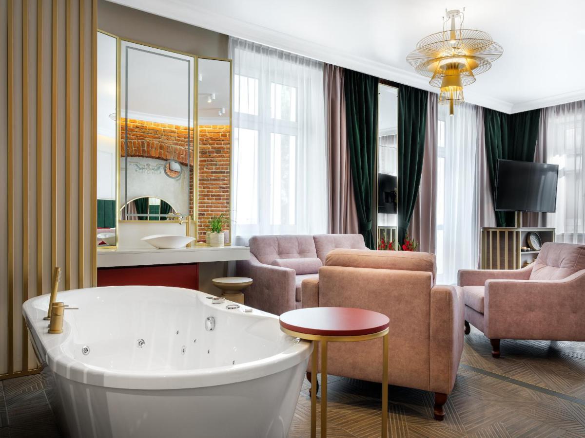 Golden Queen Deluxe Jacuzzi Apartments - Old Town Красков Екстериор снимка