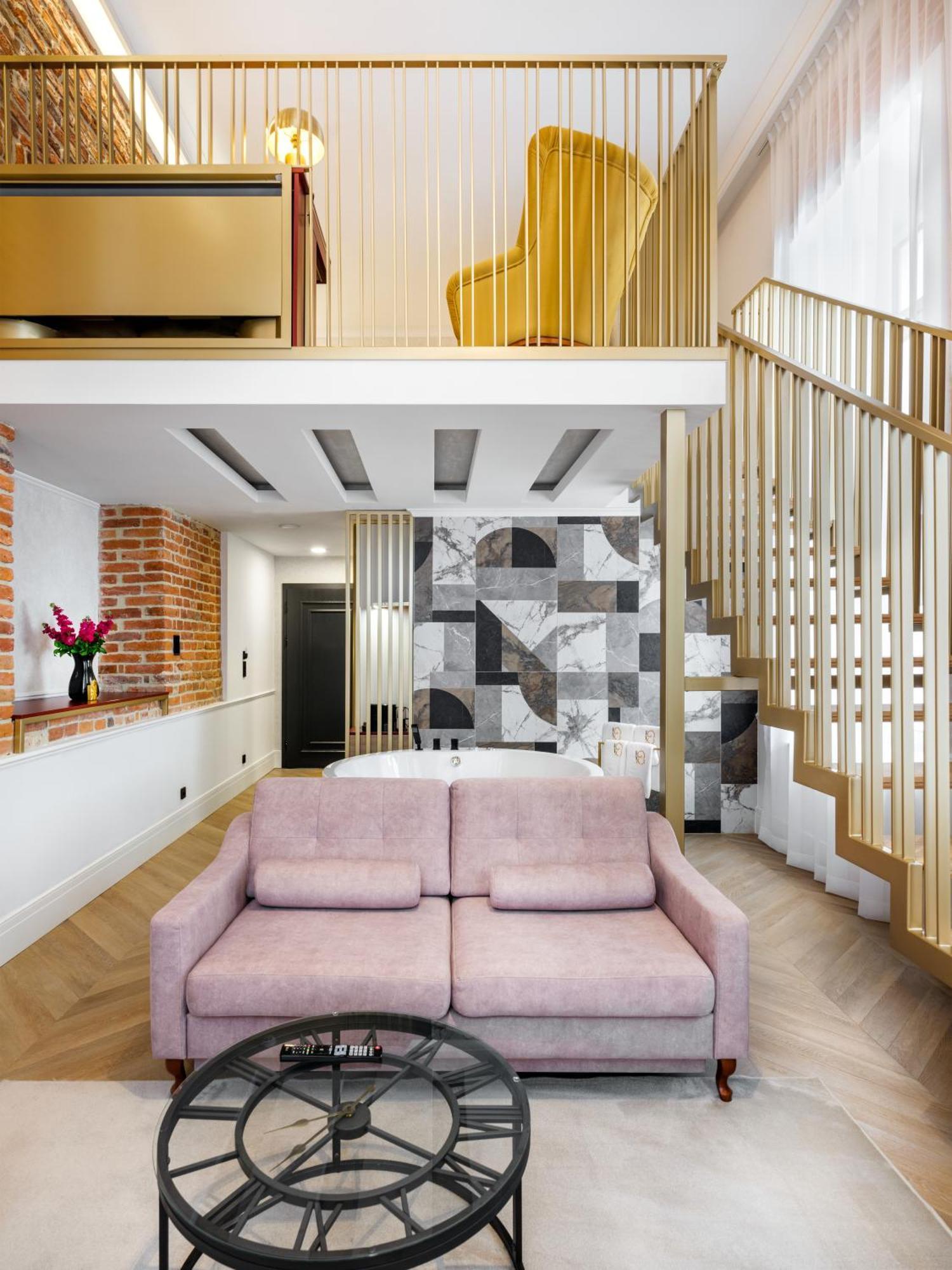 Golden Queen Deluxe Jacuzzi Apartments - Old Town Красков Екстериор снимка
