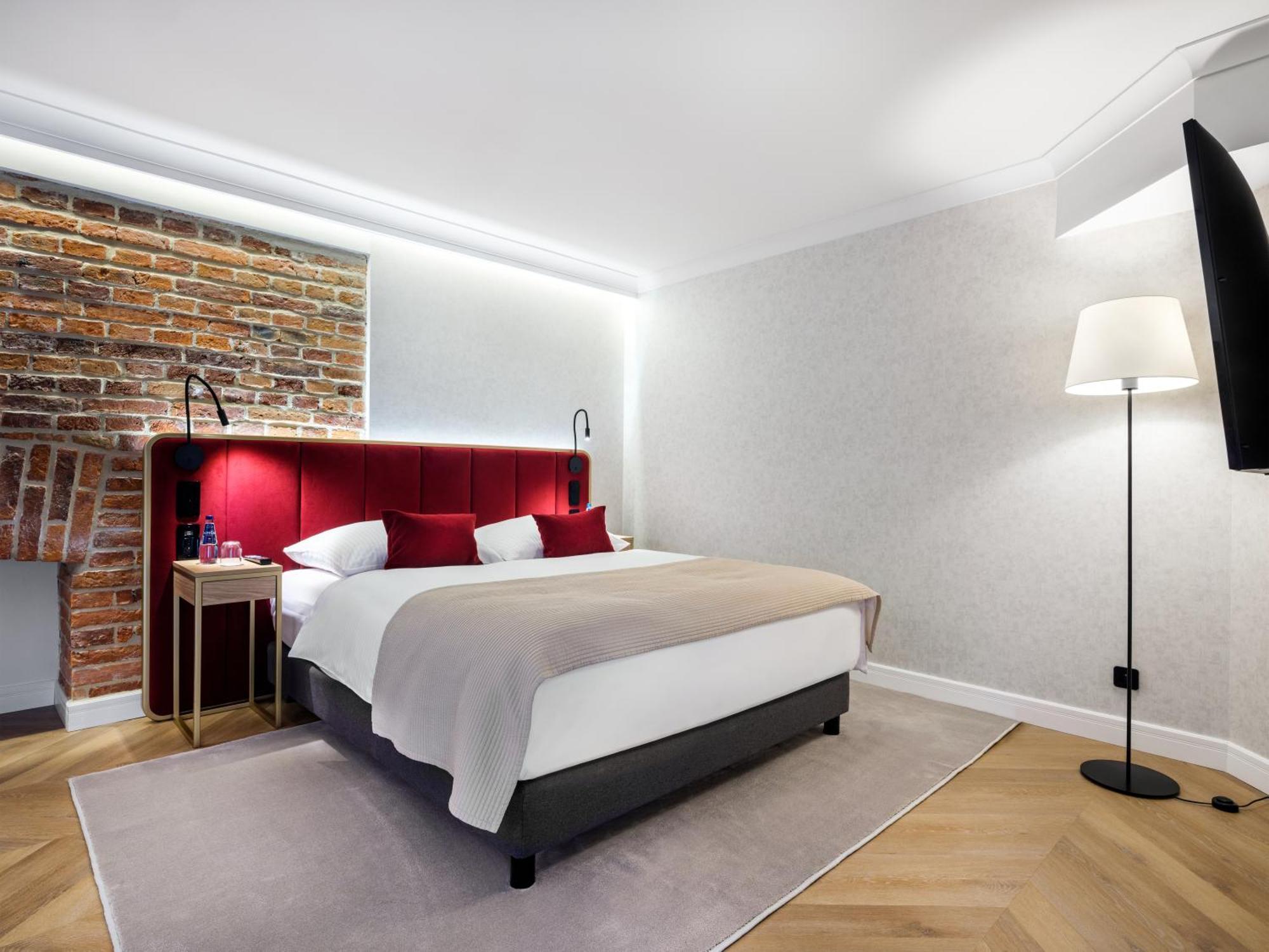 Golden Queen Deluxe Jacuzzi Apartments - Old Town Красков Екстериор снимка